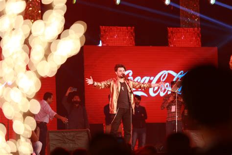  Luxurious Lahore Love Fest: A Night of Music and Mayhem with Leading Pakistani Star Larib Ali Khan!